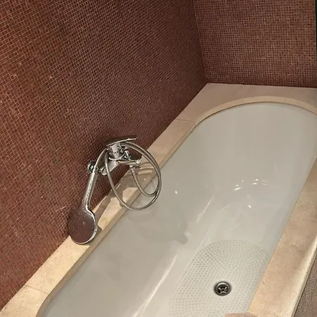 Appartamento Au Calme, Avec Balcon, Bail Mobilité Ok *