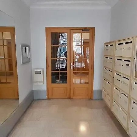 Apartment Avec Balcon Dans Calme Avec Gardien -