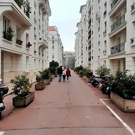Apartment Avec Balcon Dans Calme Avec Gardien - *